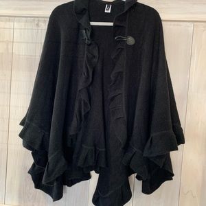 Kohls Apt. 9 Women’s Black Ruffle Poncho with functional large button at top